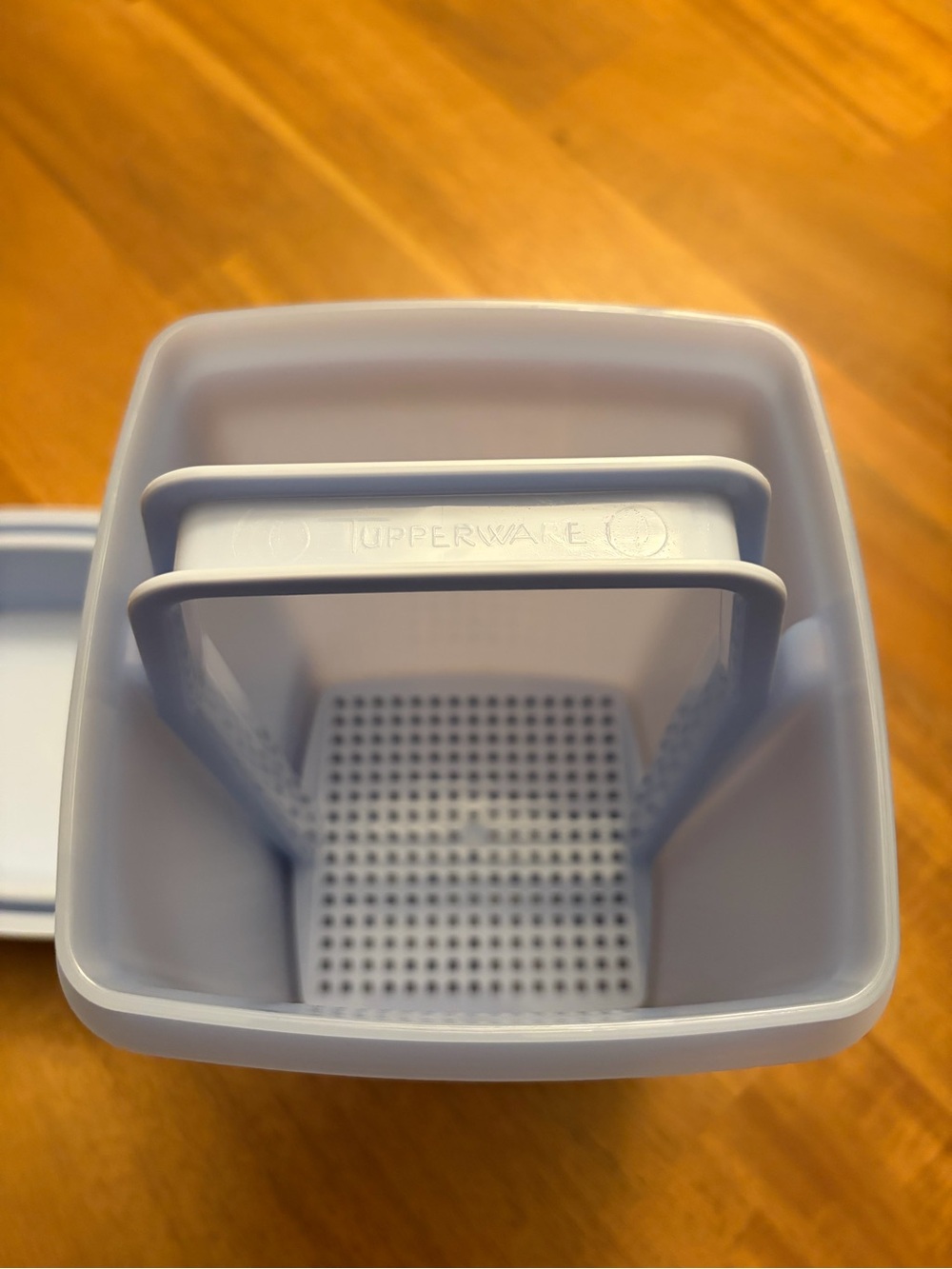 Tupperware Pickle Keeper - Like New - Picture 5 of 6